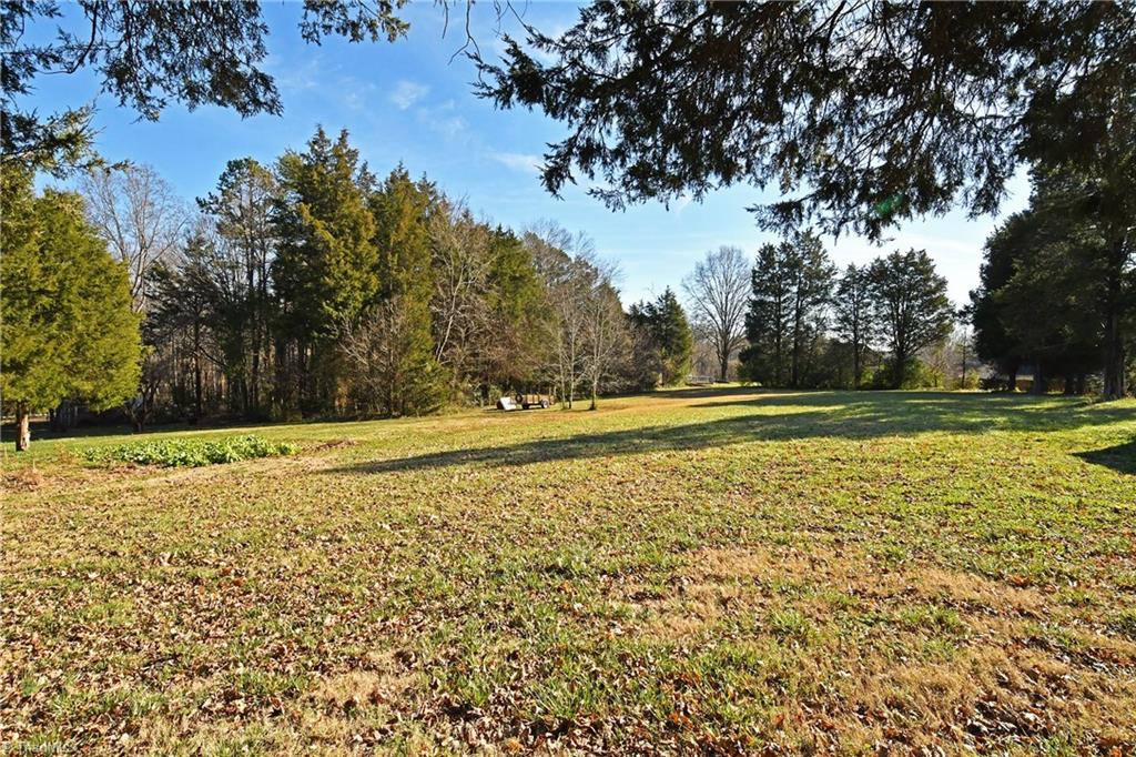 534 Barnes Road Winston-Salem, NC 27107 - Photo 2 of 9 Gallery Image 2
