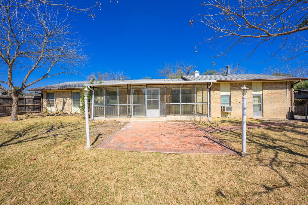 613 Harper Road Kerrville, TX 78028 - Photo 25 of 33