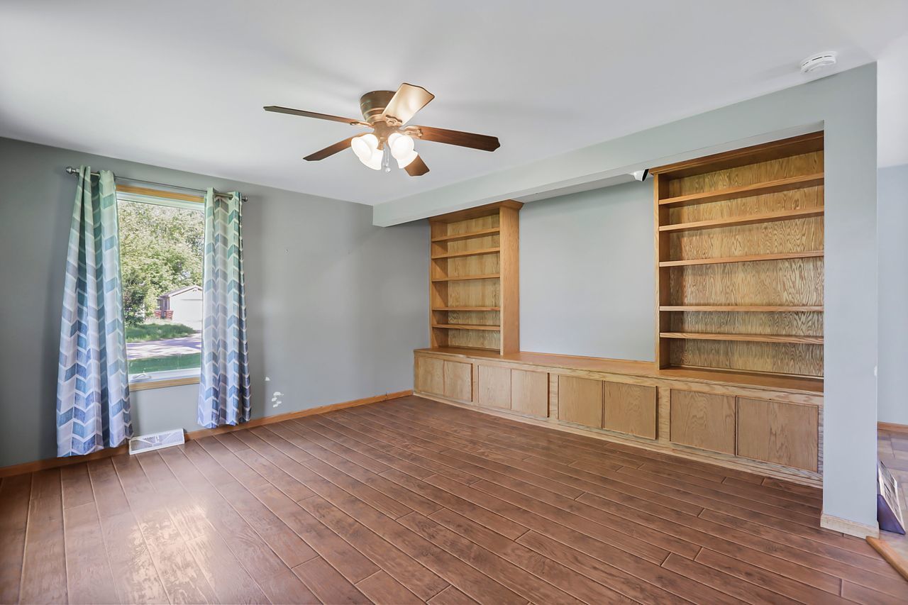 4813 Roberts Road Barrington, IL 60010 - Photo 13 of 26 Gallery Image 13
