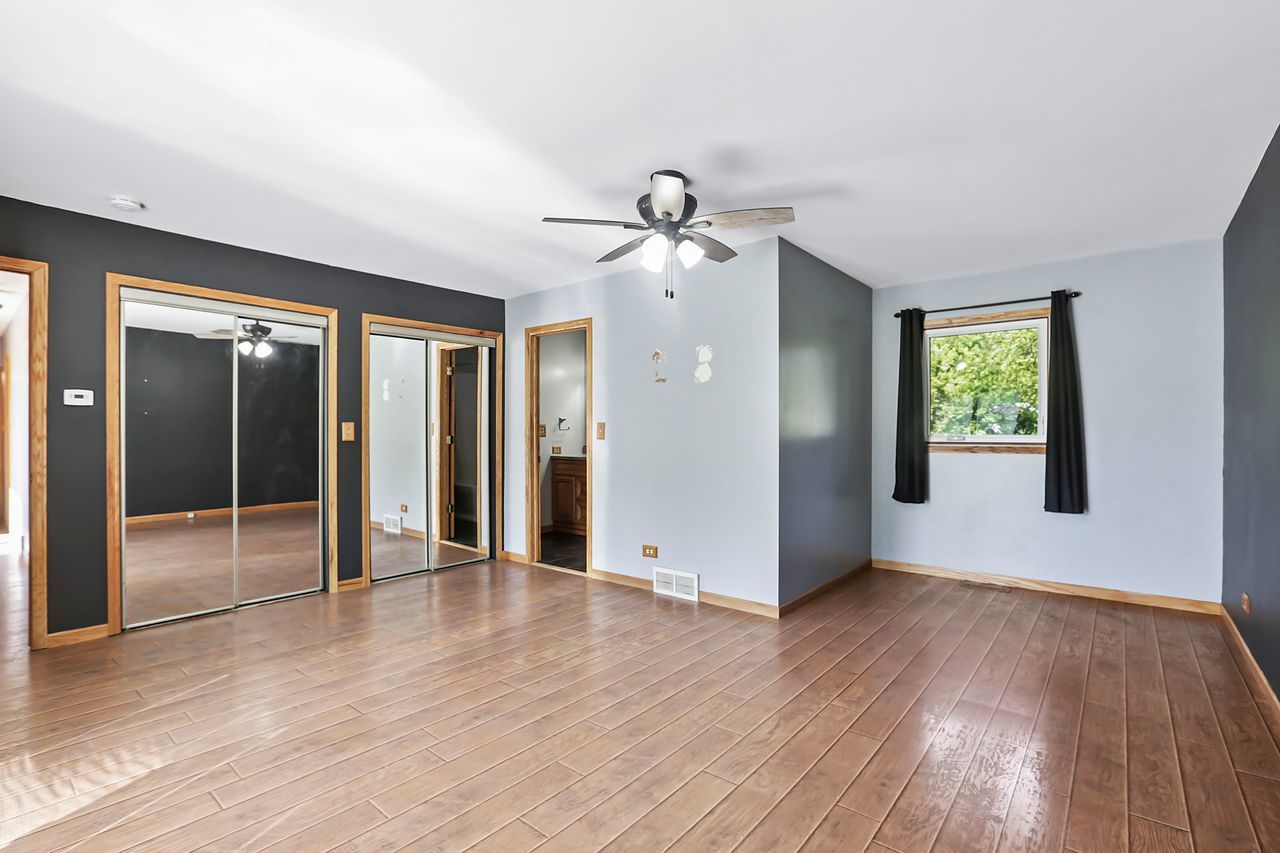 4813 Roberts Road Barrington, IL 60010 - Photo 21 of 26 Gallery Image 21