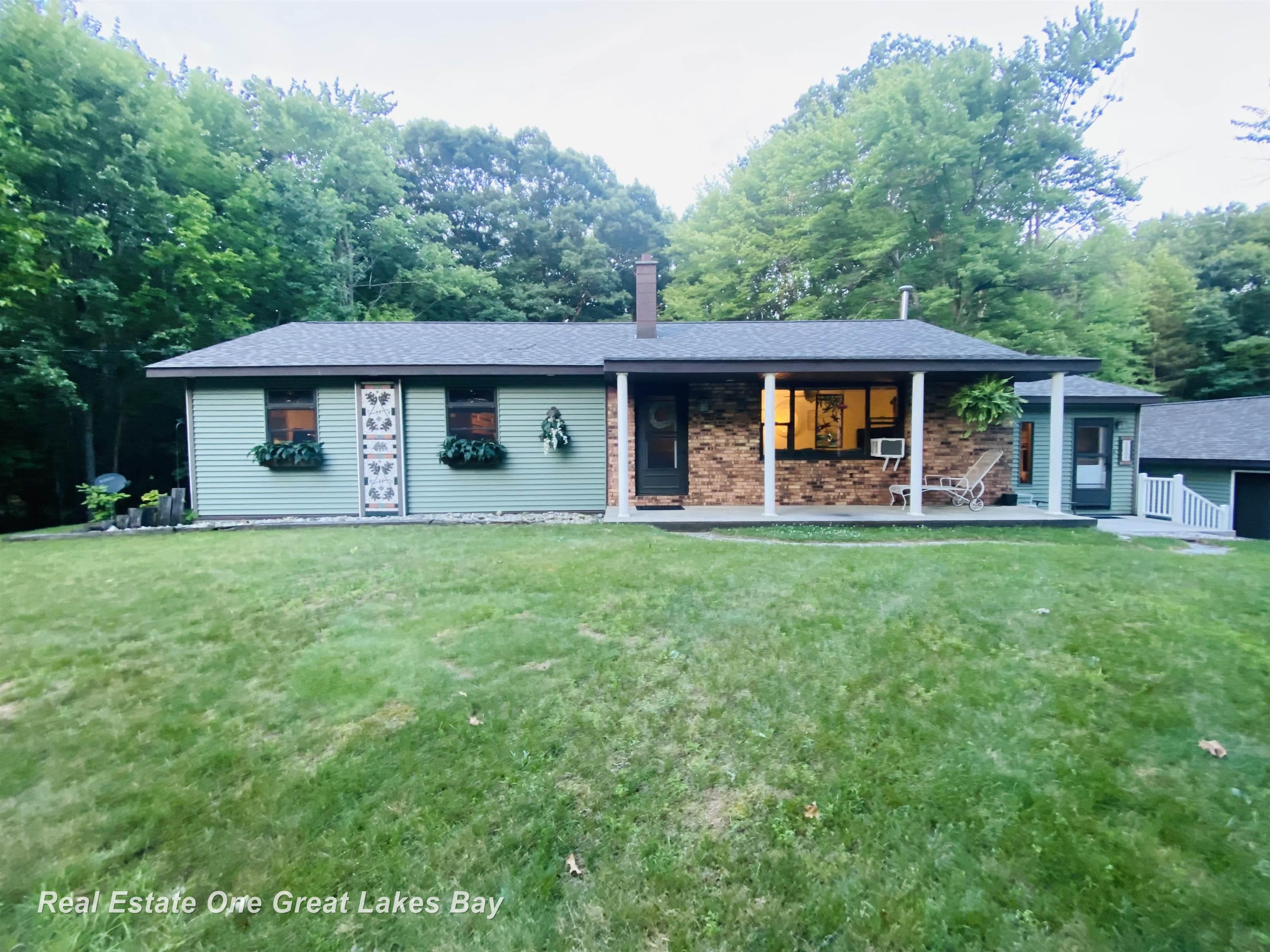 1885 Erskine Road Hemlock, MI 48626 - Photo 5 of 45