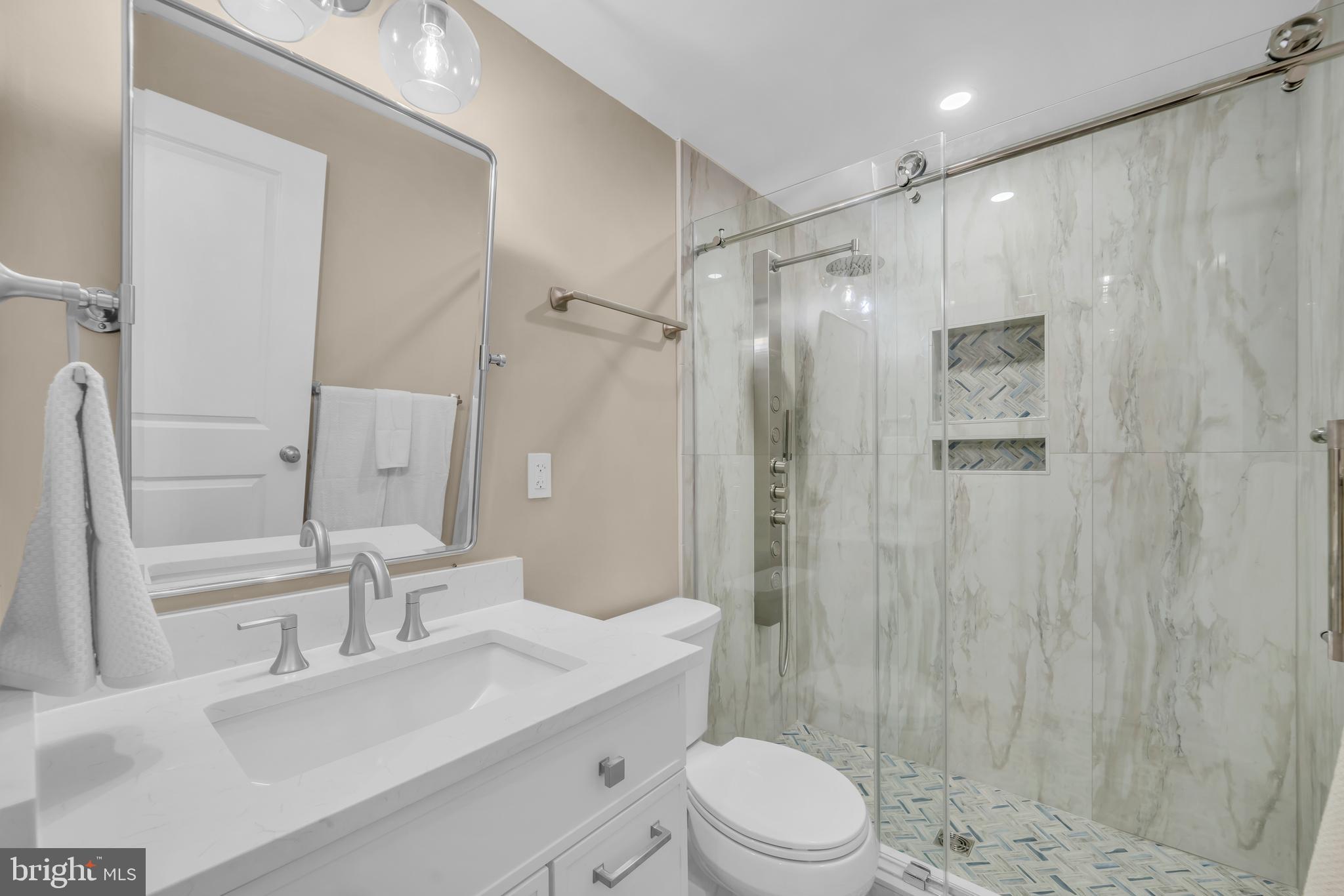 1806 North Shore Court Reston, VA 20190 - Photo 28 of 58 Fully renovated primary bath