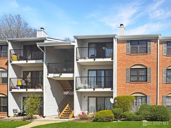 $2,450 | 481 Danbury Lane, East Brunswick, NJ 08816