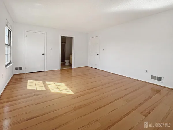 $2,450 | 481 Danbury Lane, East Brunswick, NJ 08816