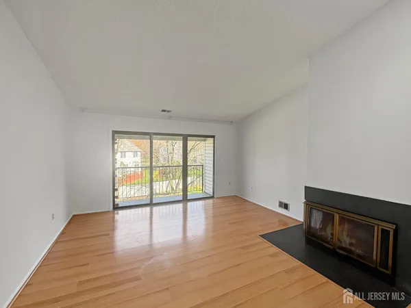 $2,450 | 481 Danbury Lane, East Brunswick, NJ 08816