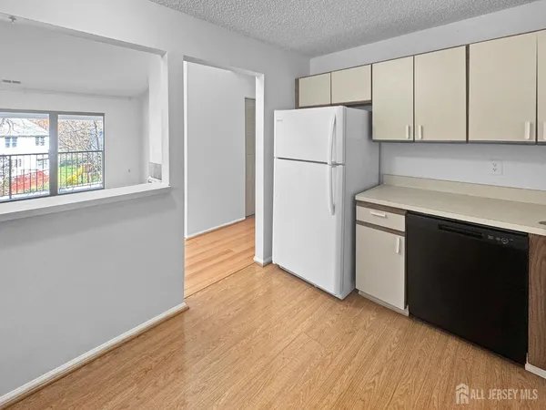 $2,450 | 481 Danbury Lane, East Brunswick, NJ 08816