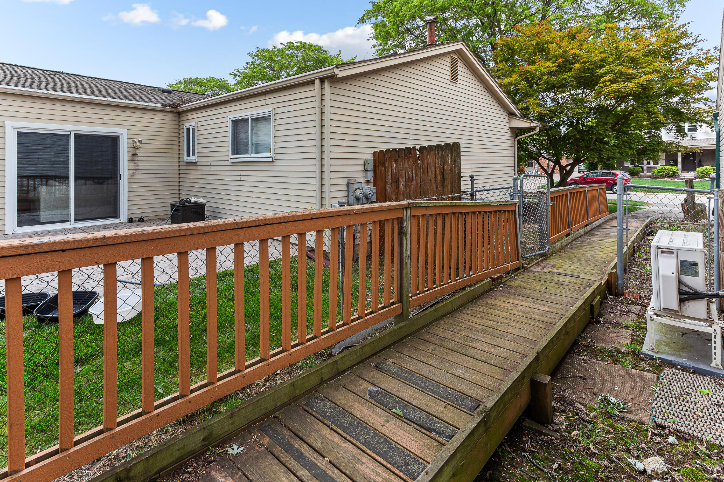 39805 Coronation Road Canton, MI 48188 - Photo 19 of 49 IMG_3632