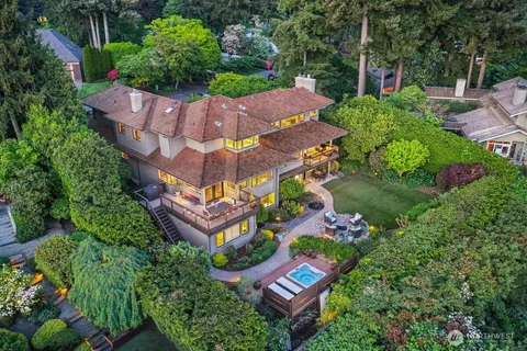 $3,998,000 | 8297 Southeast 82nd Street, Mercer Island, WA 98040
