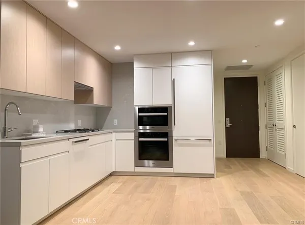 $3,000 | 877 Francisco Street, Unit 1005, Los Angeles, CA 90017