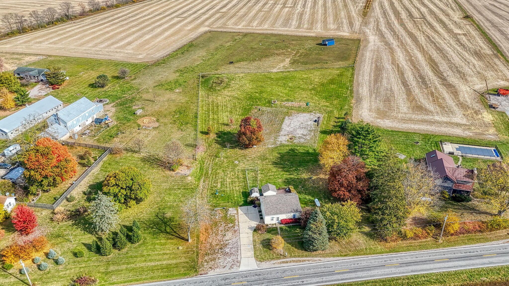 6018 Horseshoe Road Delaware, OH 43015 - Photo 5 of 62 6018 Horseshoe Rd (24)