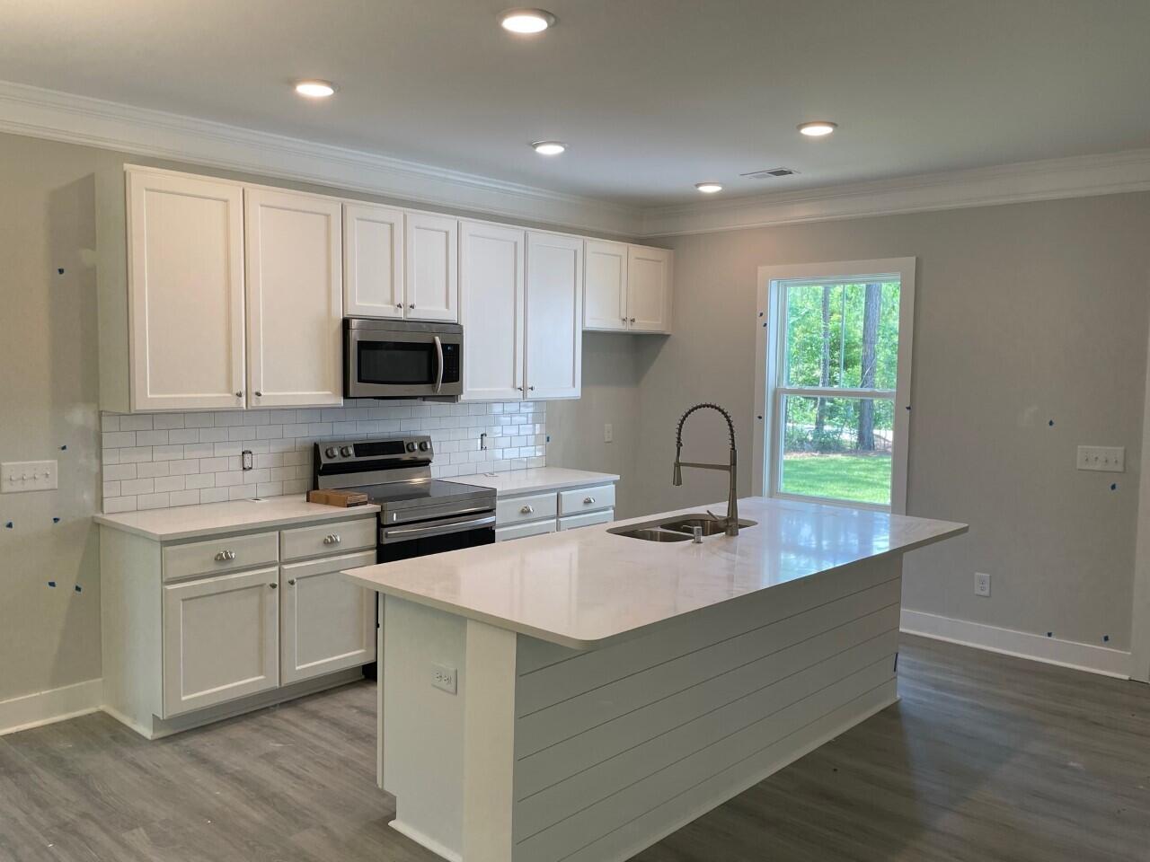 Kitchen with Island