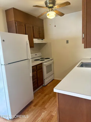 $1,600 | 1021 F Aberdeen Drive, Lakewood, NJ 08701