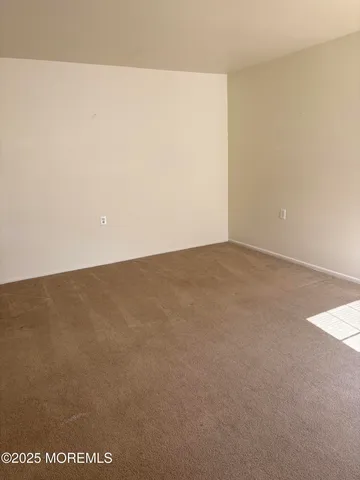 $1,600 | 1021 F Aberdeen Drive, Lakewood, NJ 08701