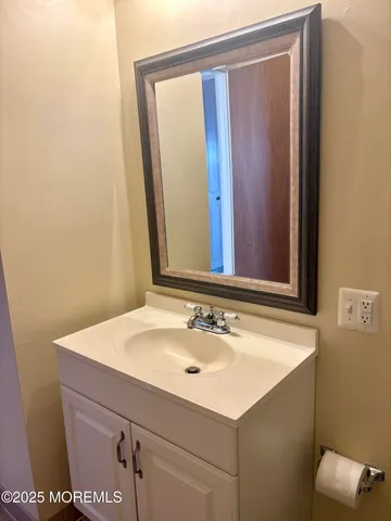 $1,600 | 1021 F Aberdeen Drive, Lakewood, NJ 08701