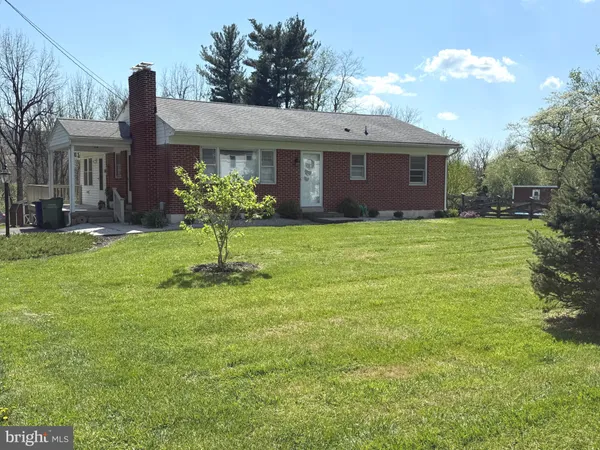 $300,000 | 1239 York Road, Mechanicsburg, PA 17055