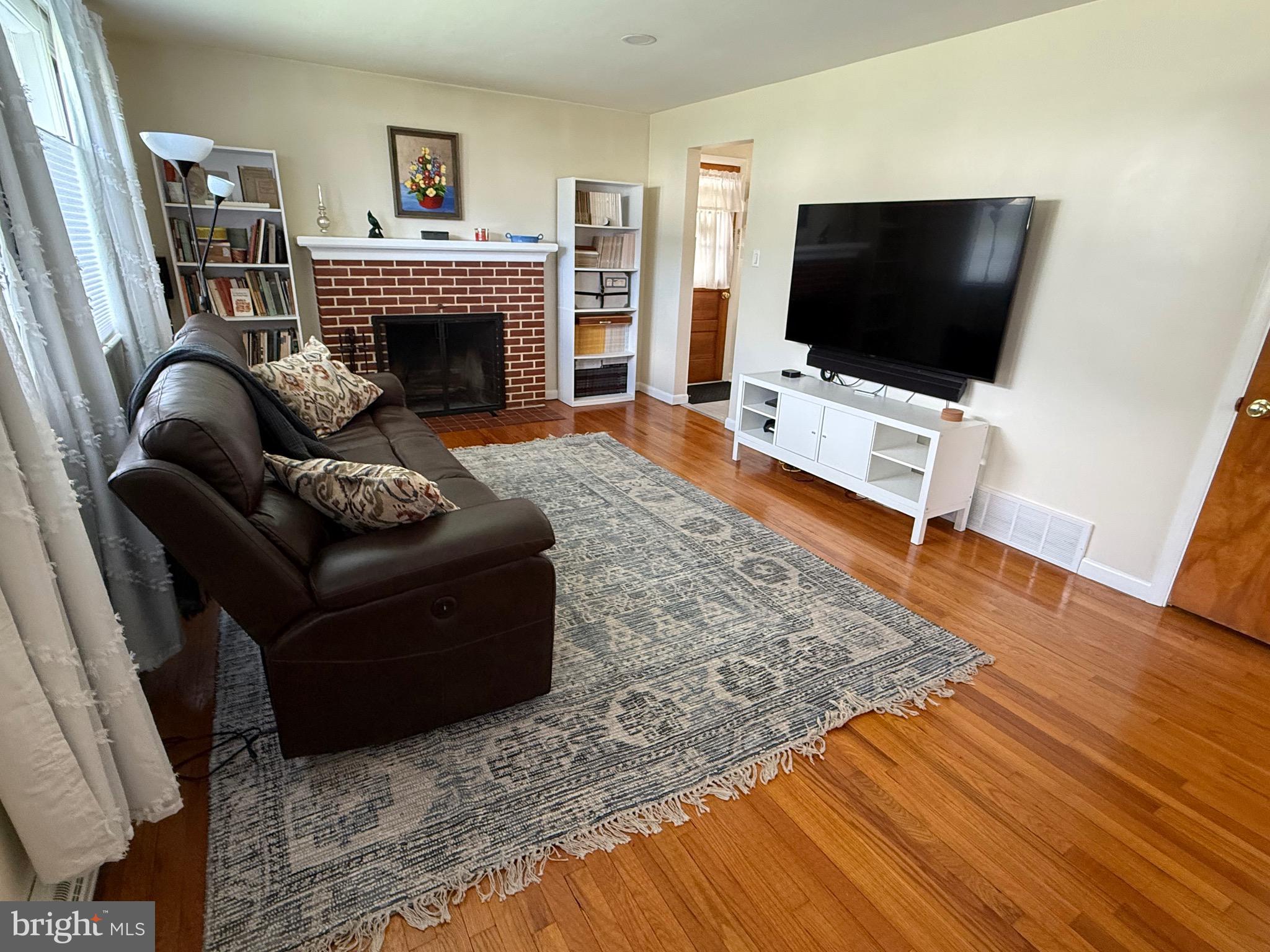 1239 York Road Mechanicsburg, PA 17055 - Photo 4 of 50