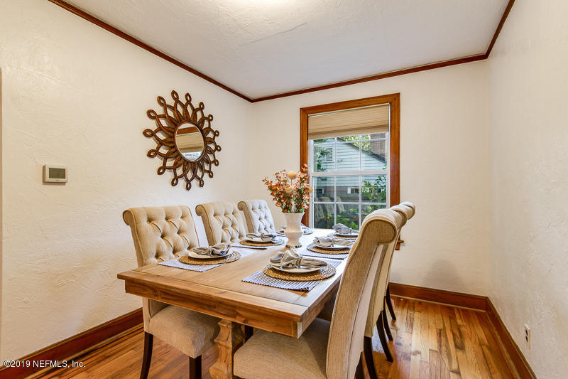 3827 Gadsden Road Jacksonville, FL 32207 - Photo 10 of 25 a dining room with furniture and window