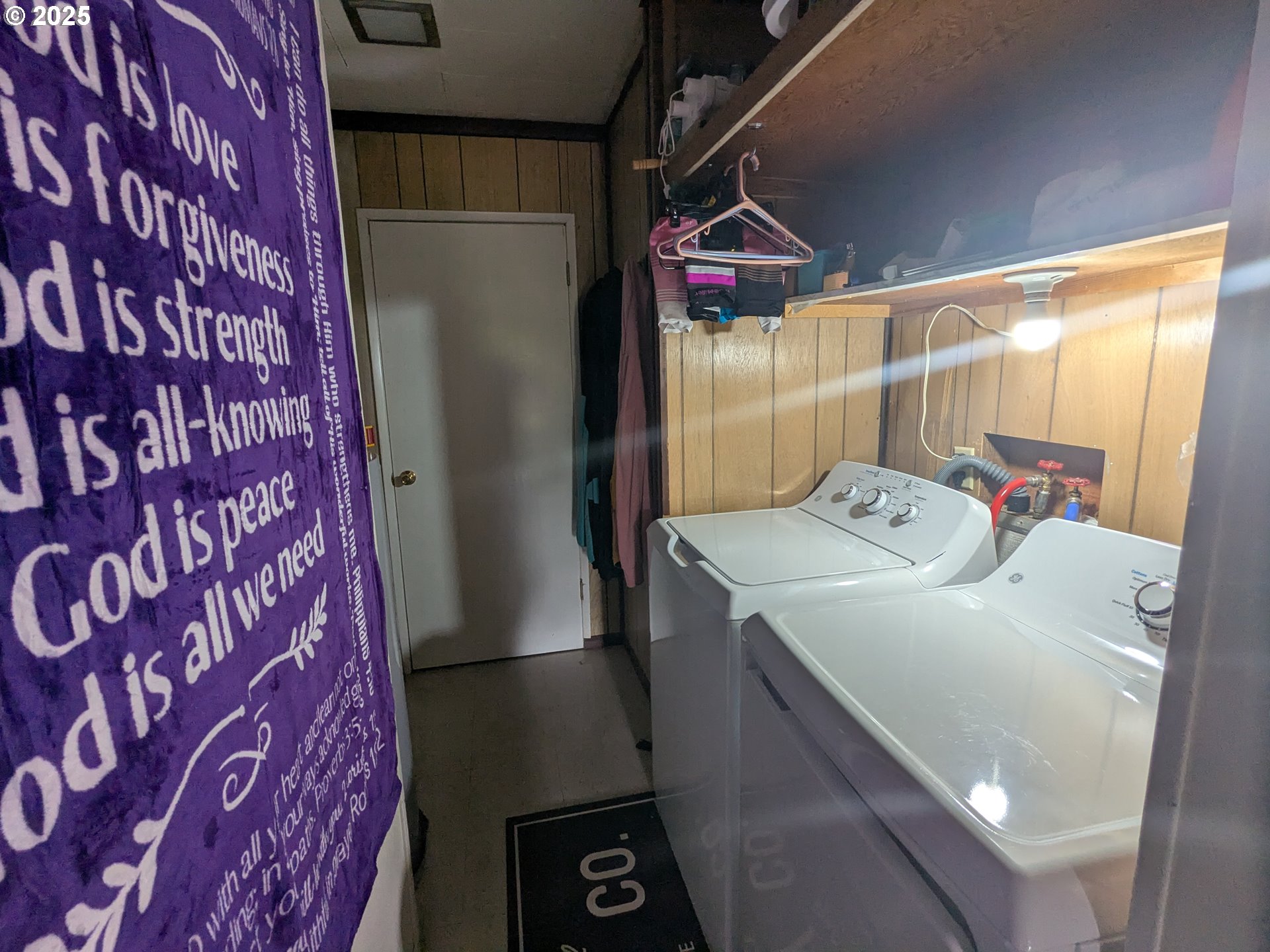 28475 Andy Riggs Road Grand Ronde, OR 97347 - Photo 8 of 15 a utility room with dryer and washer