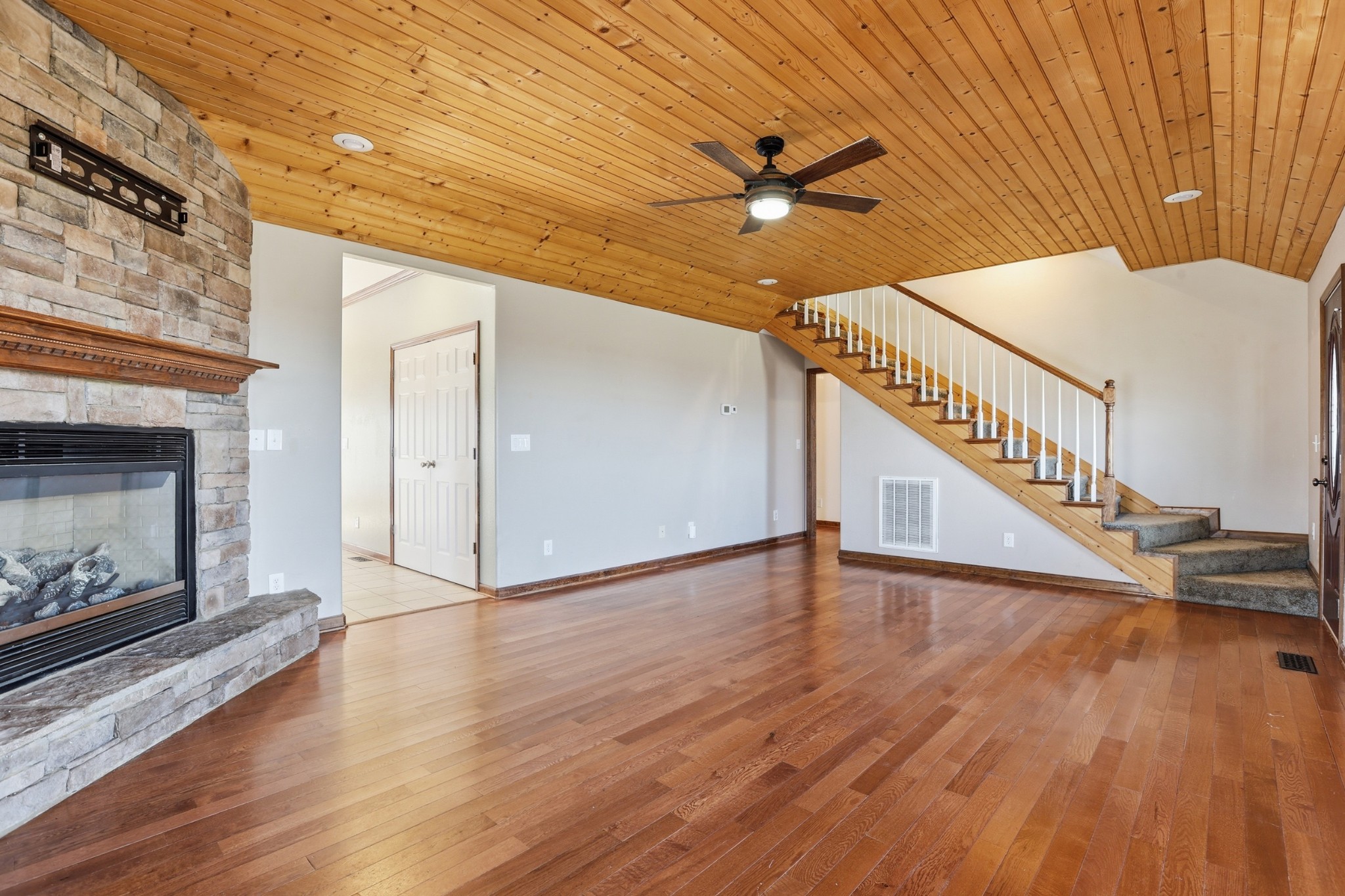 450 Drowning Creek Road Crossville, TN 38571 - Photo 13 of 41