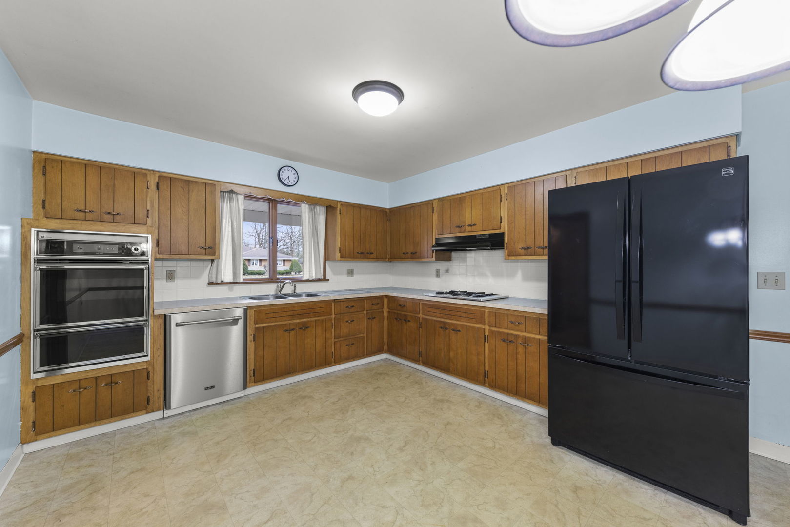 830 Victor Road Aurora, IL 60505 - Photo 12 of 42 Gallery Image 12