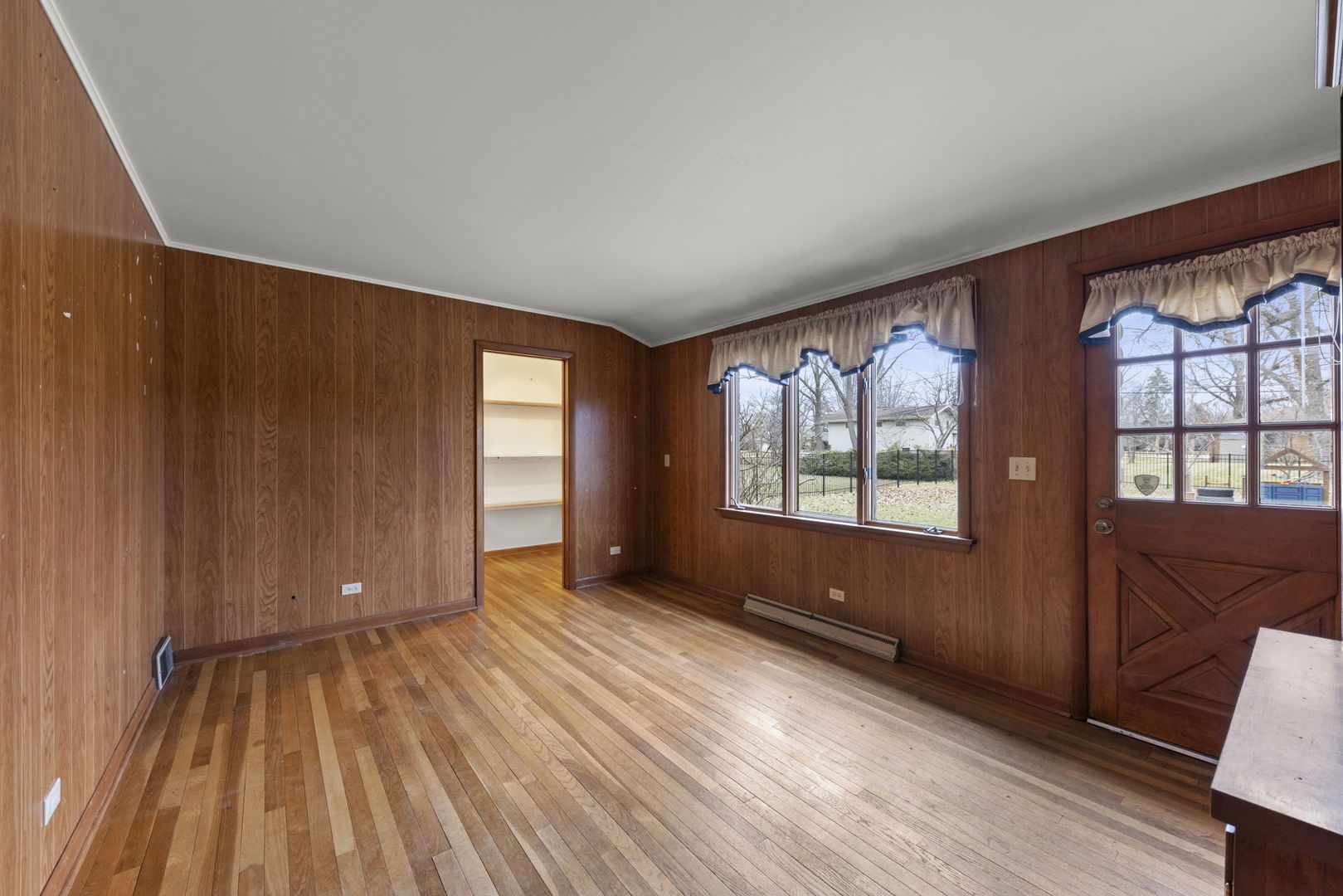 830 Victor Road Aurora, IL 60505 - Photo 14 of 42 Gallery Image 14
