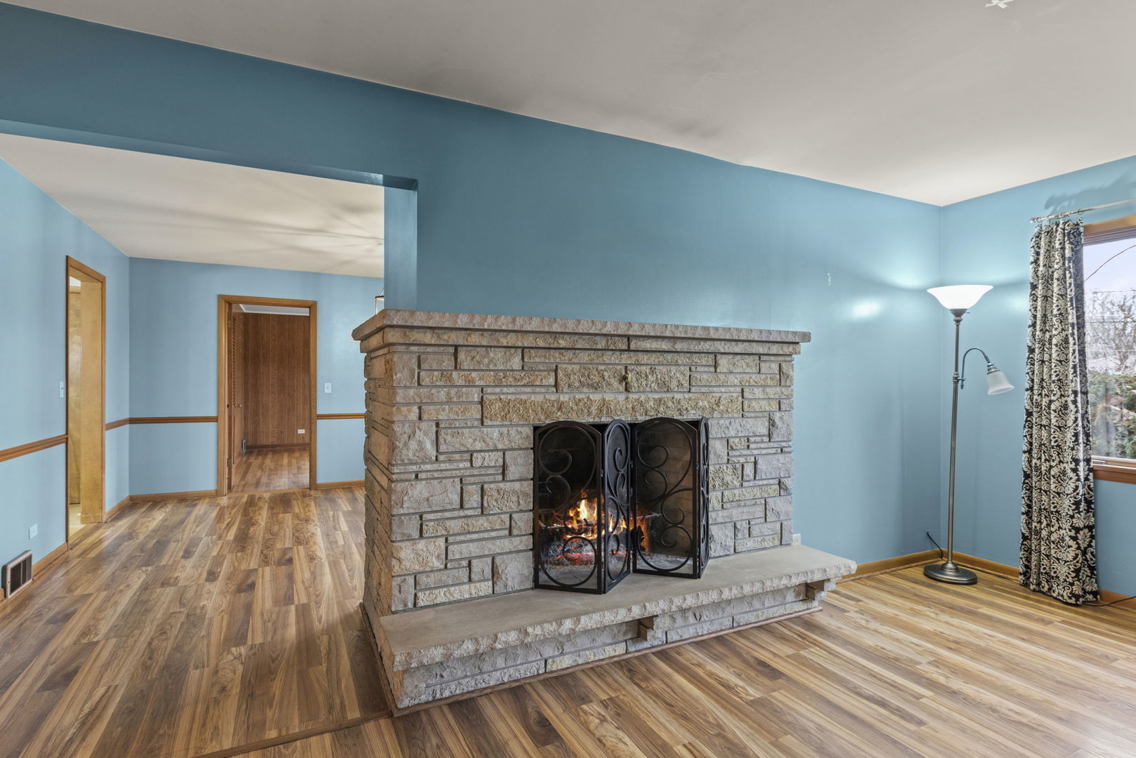 830 Victor Road Aurora, IL 60505 - Photo 8 of 42 Gallery Image 8