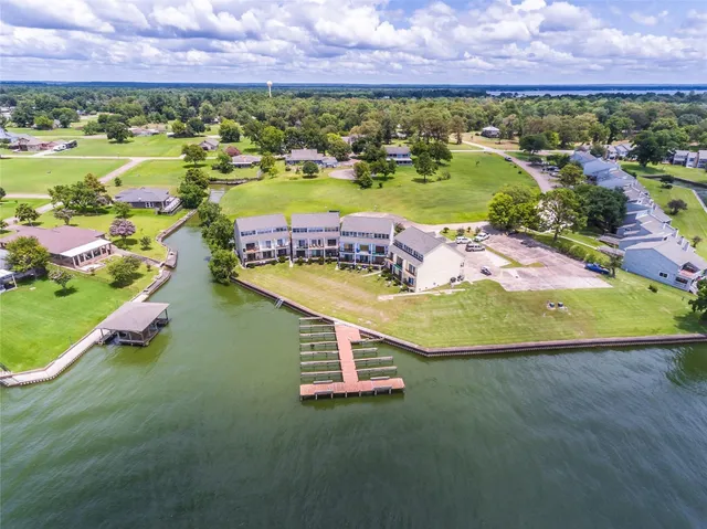 $148,000 | 445 Carolcrest Lane, Unit 312, Livingston, TX 77351