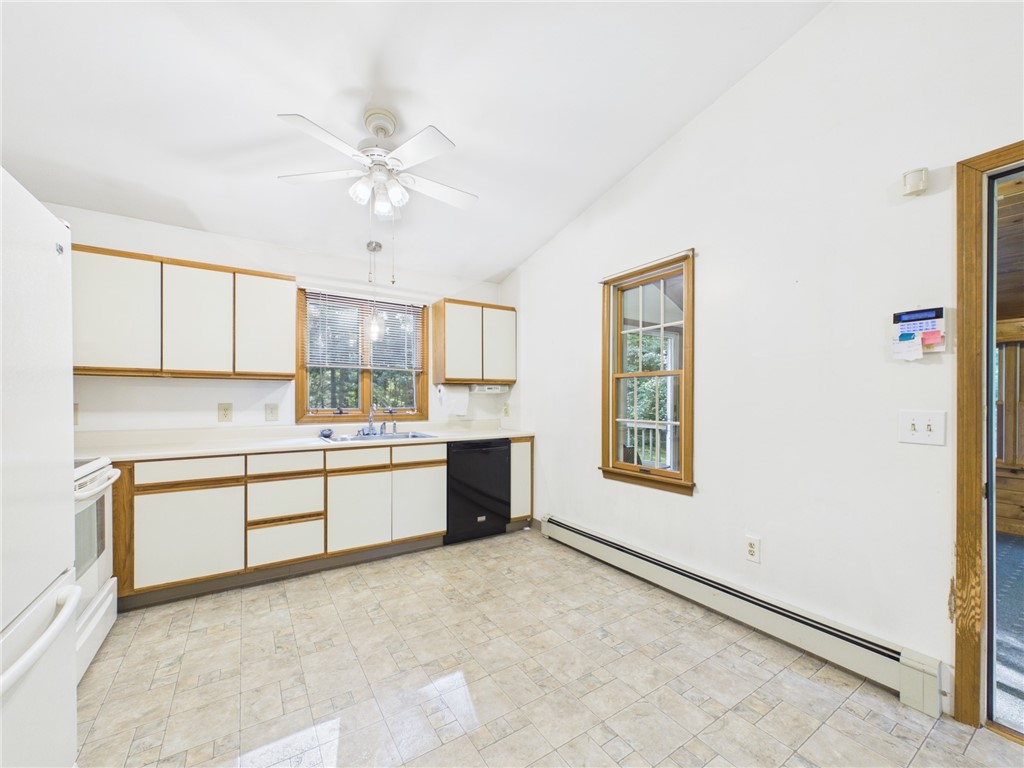657 Shannock Road South Kingstown, RI 02879 - Photo 11 of 24
