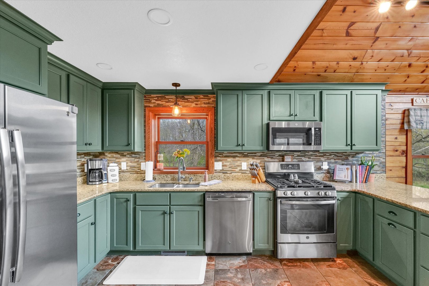 1096 Bucks Pond Road Monticello, IL 61856 - Photo 14 of 58 Gallery Image 14