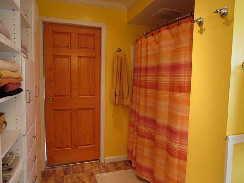 135 Hamel Road Renfrew, PA 16053 - Photo 10 of 21 Master Bath/Spa.