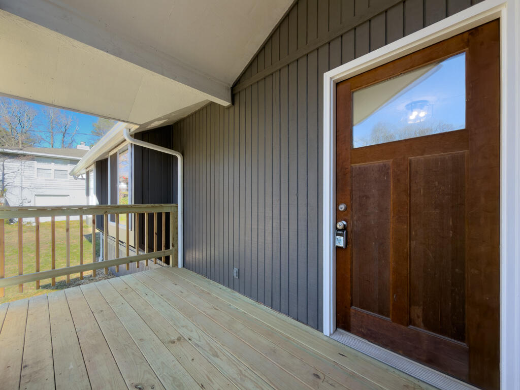 1541 Threadmill Road Dalton, GA 30720 - Photo 5 of 65 1541 Threadmill-05