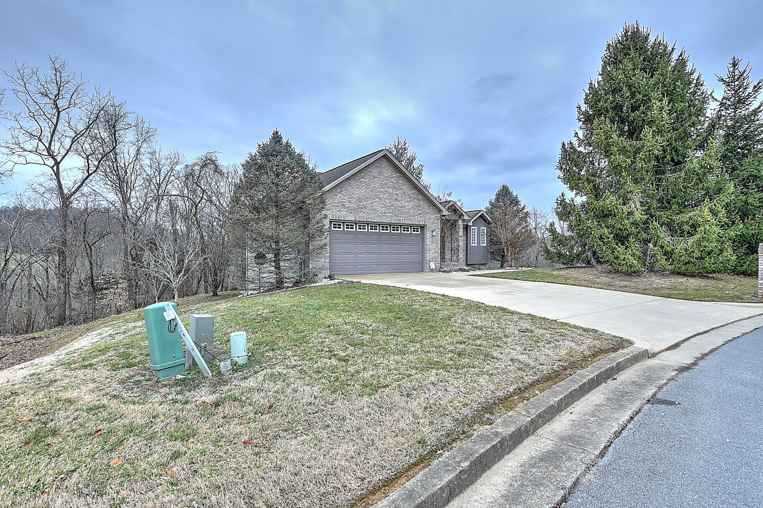 142 Stonebrook Loop Elizabethton, TN 37643 - Photo 4 of 50 142 Stonebrook Loop-2