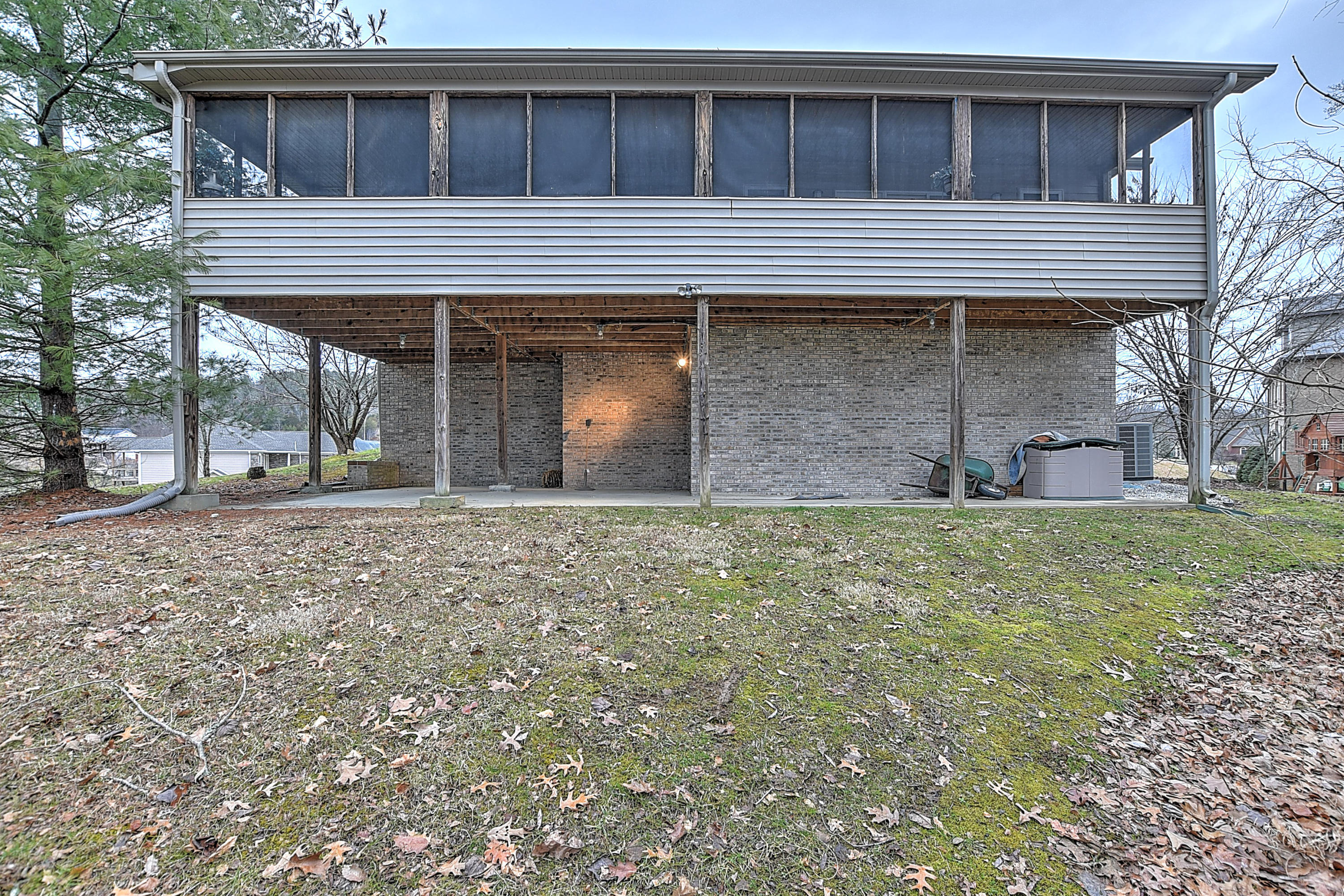 142 Stonebrook Loop Elizabethton, TN 37643 - Photo 9 of 50 142 Stonebrook Loop-10