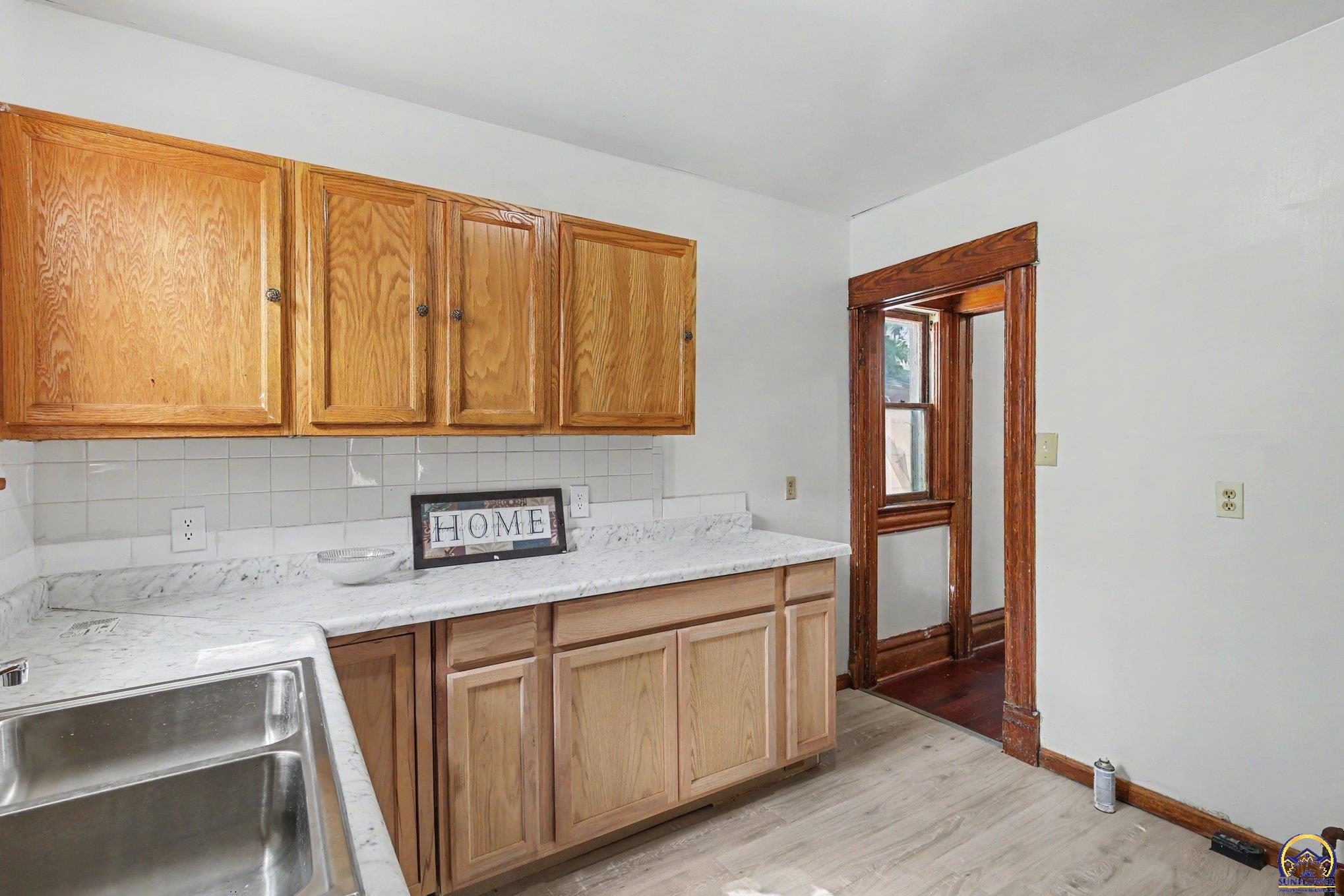 1500 Southwest Tyler Street Topeka, KS 66612 - Photo 9 of 21