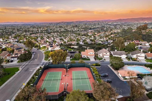 $1,649,900 | 1619 Willowspring Drive North, Encinitas, CA 92024