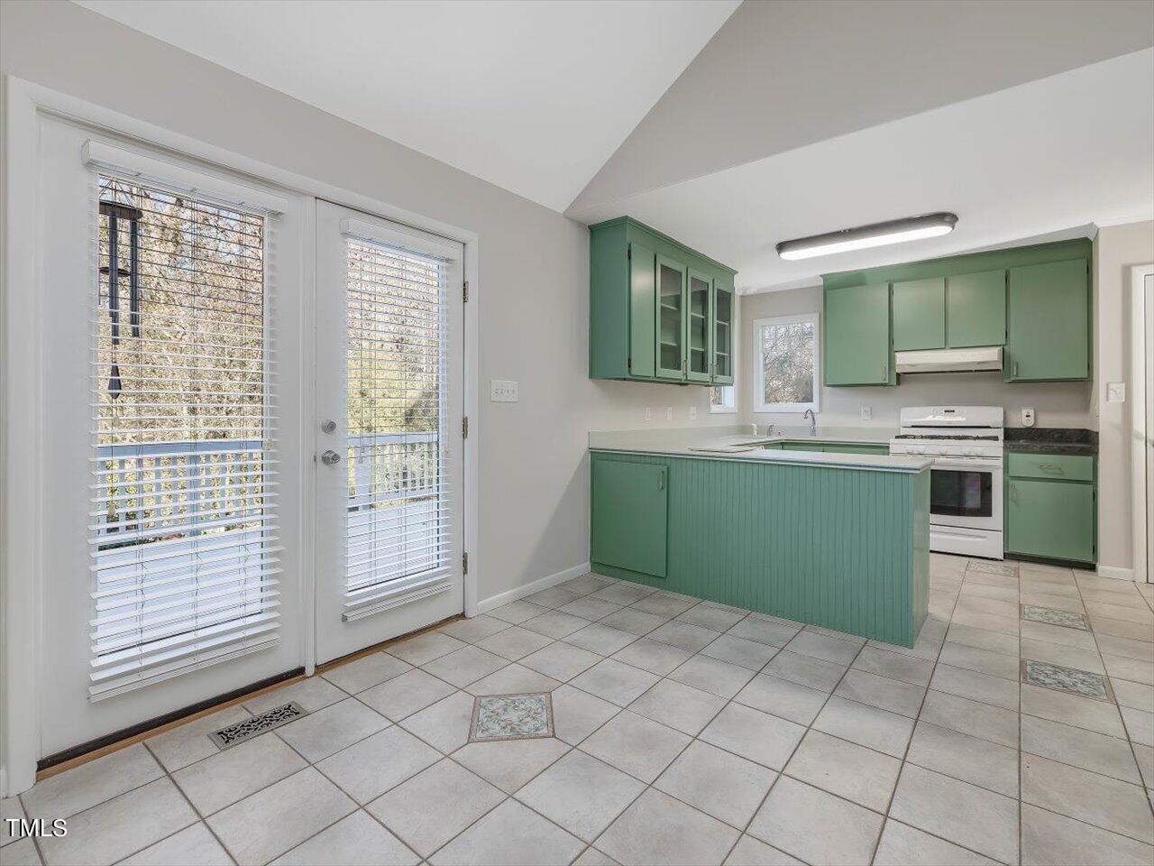 2616 Catalina Drive Raleigh, NC 27607 - Photo 15 of 60 15-Informal Dining