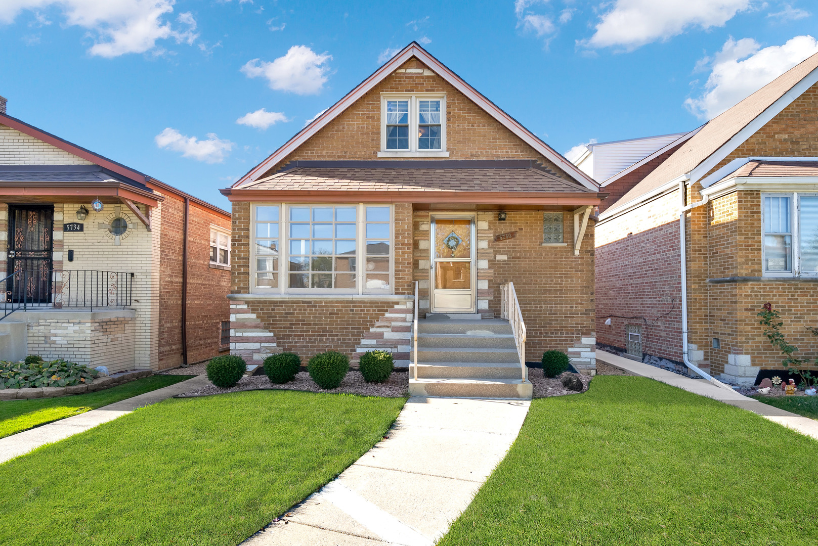 5730 South Tripp Avenue Chicago, IL 60629 - Photo 1 of 16