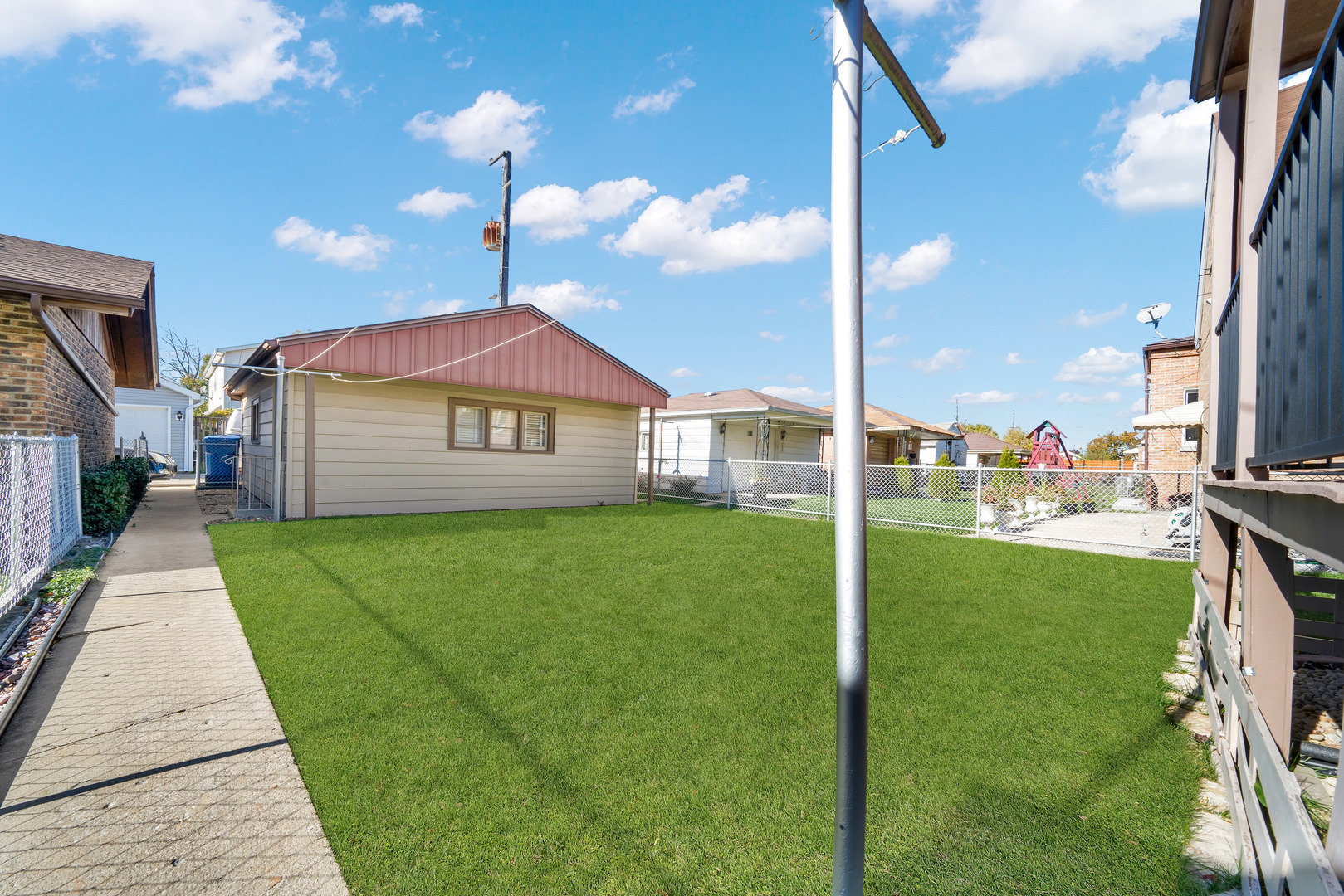 5730 South Tripp Avenue Chicago, IL 60629 - Photo 15 of 16