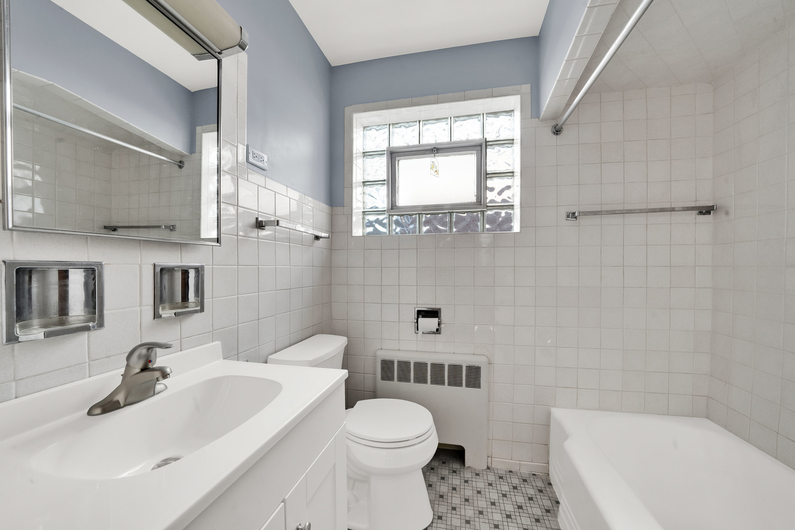 5730 South Tripp Avenue Chicago, IL 60629 - Photo 9 of 16