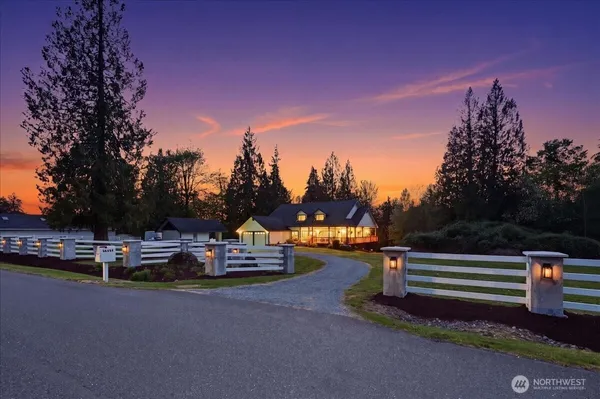 $1,100,000 | 12811 Kapowsin Highlands Drive East, Graham, WA 98338