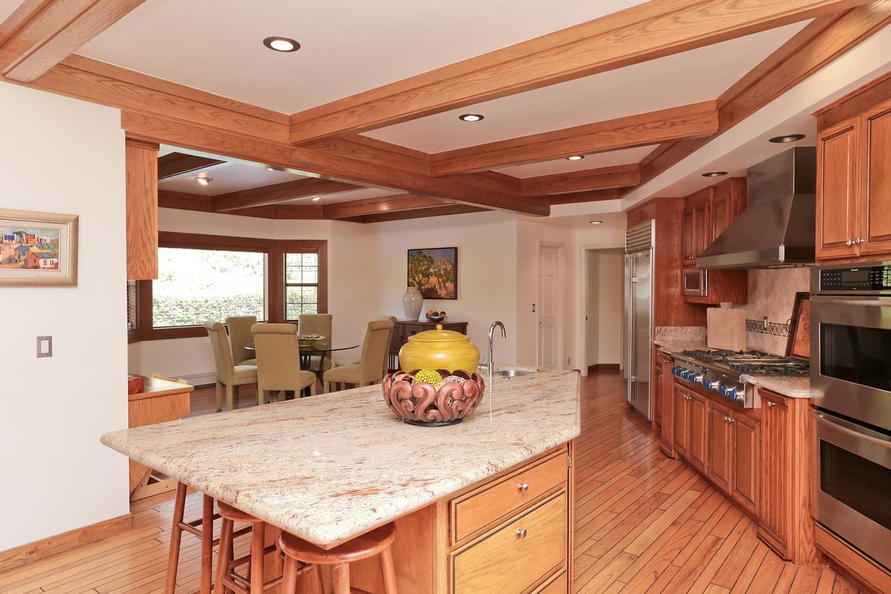 14210 Baleri Ranch Road Los Altos Hills, CA 94022 - Photo 18 of 48