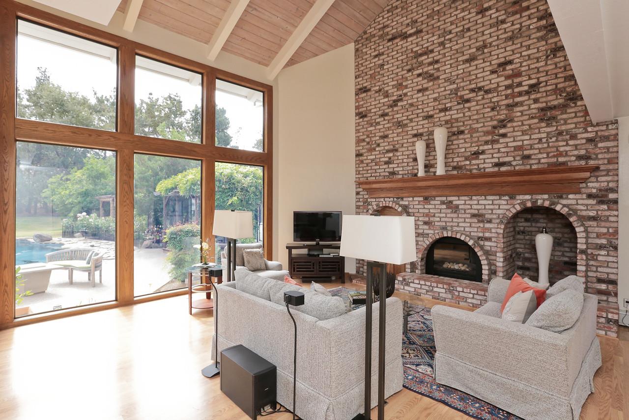 14210 Baleri Ranch Road Los Altos Hills, CA 94022 - Photo 20 of 48