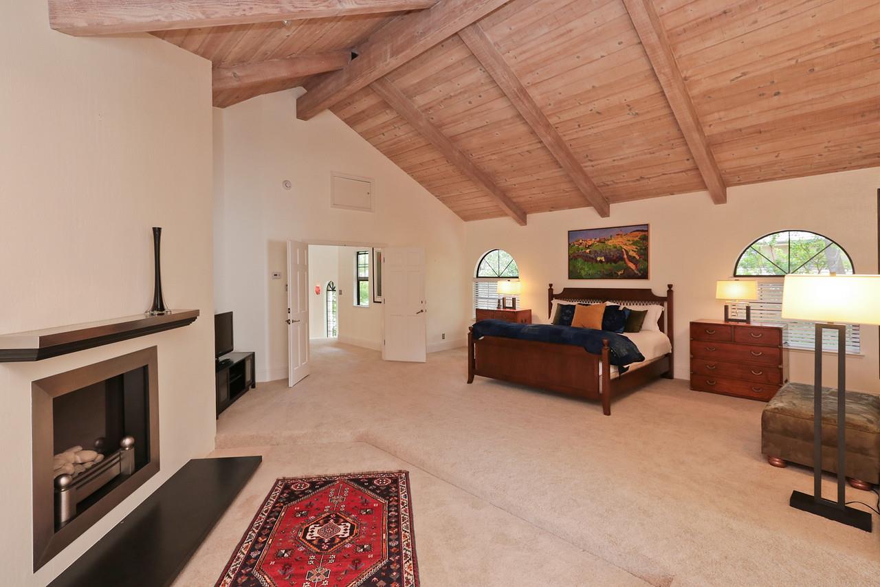 14210 Baleri Ranch Road Los Altos Hills, CA 94022 - Photo 25 of 48