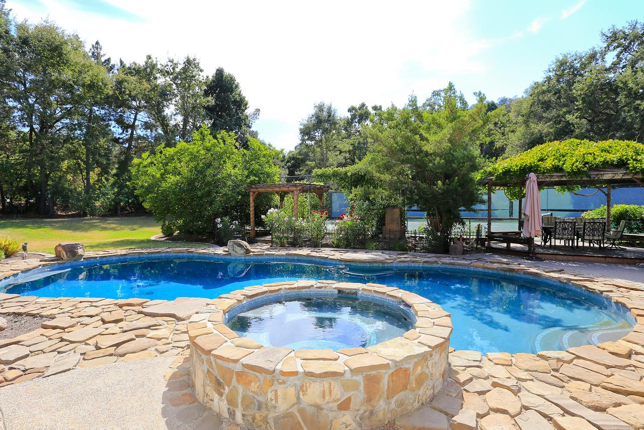 14210 Baleri Ranch Road Los Altos Hills, CA 94022 - Photo 45 of 48