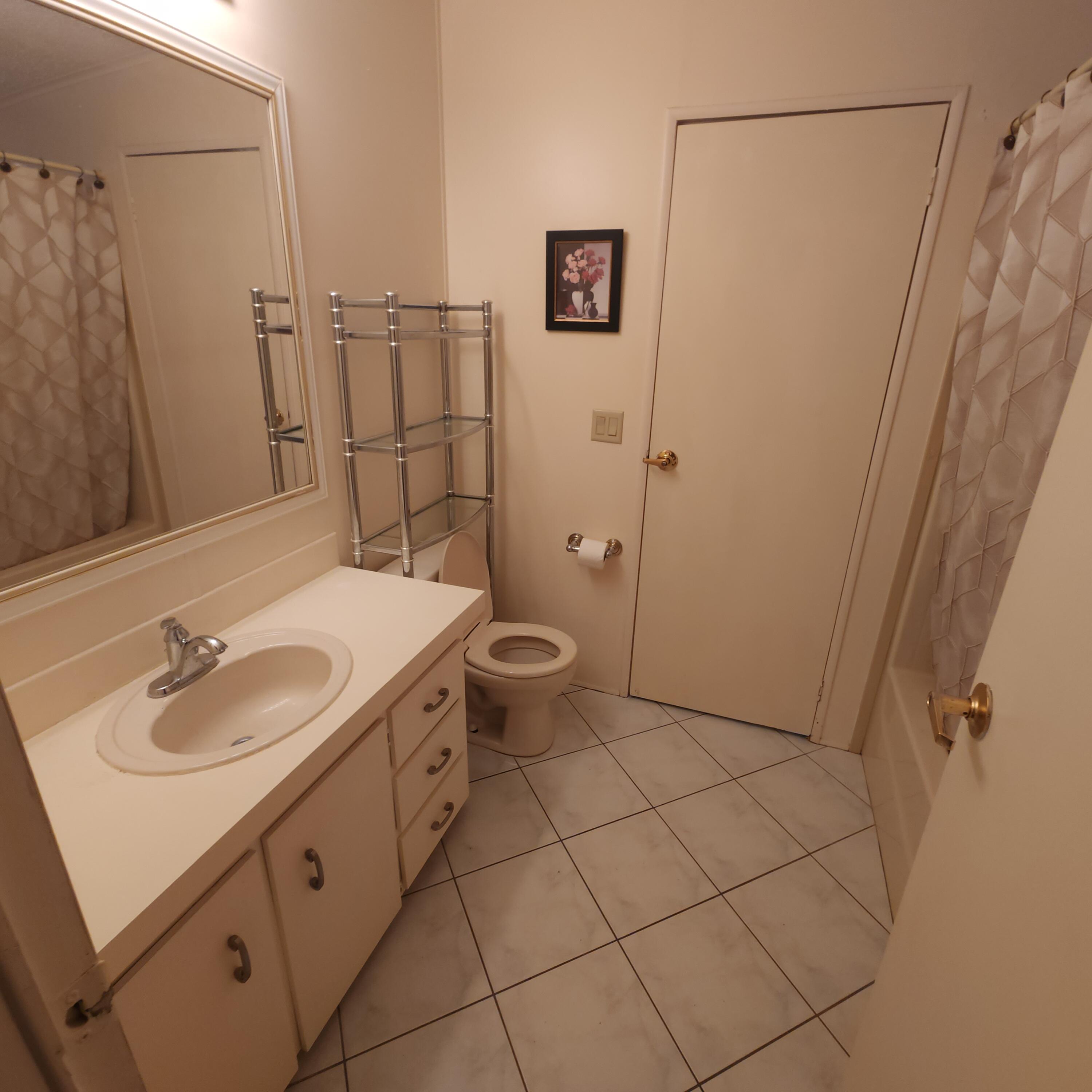 3393 Lake Overlook Place Atlantis, FL 33462 - Photo 14 of 20 20250911_144523