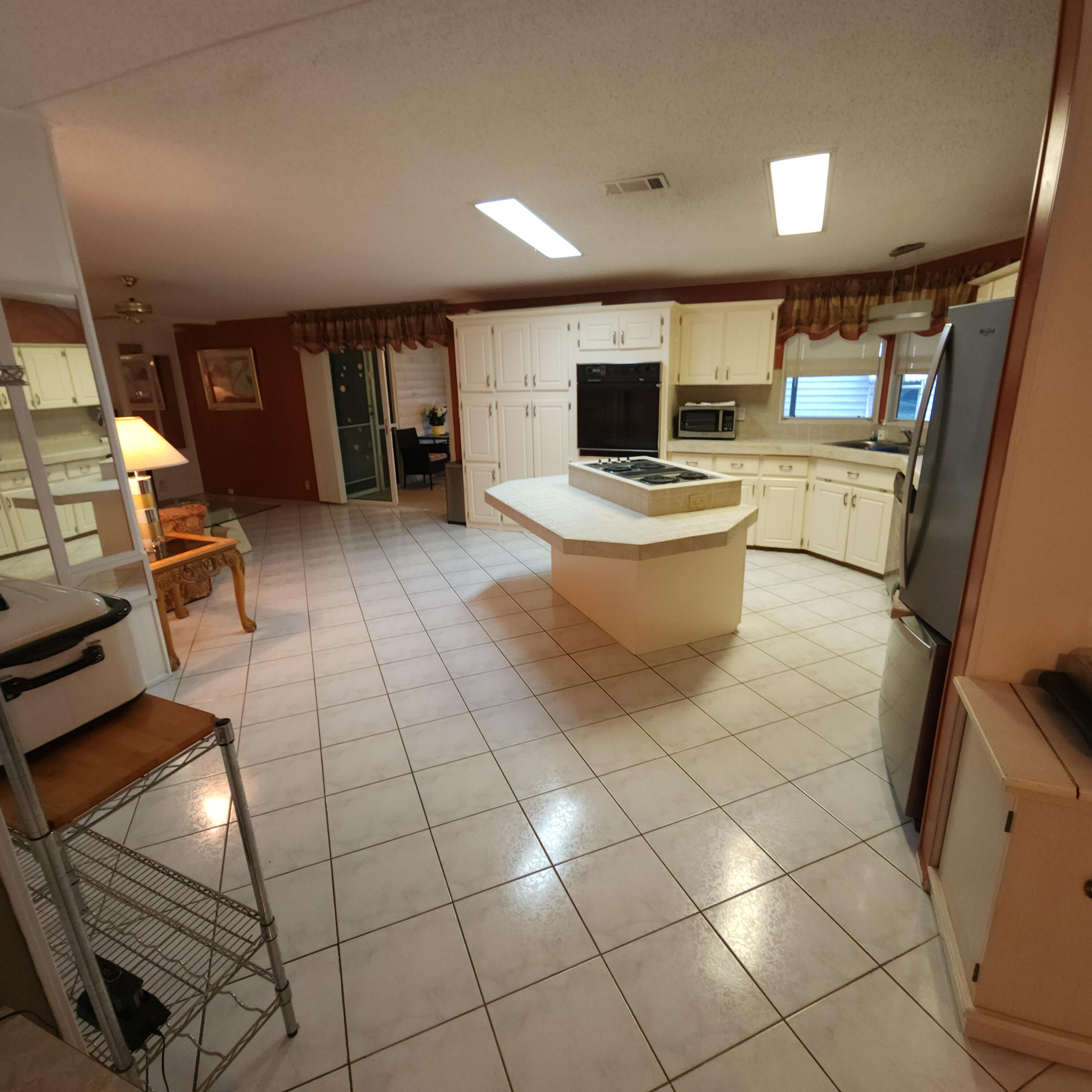 3393 Lake Overlook Place Atlantis, FL 33462 - Photo 8 of 20 20250911_144346