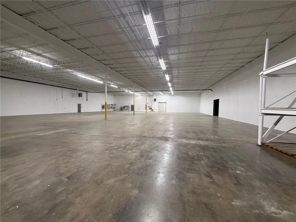 3843 Highway 41 Resaca, GA 30735 - Photo 12 of 23 a view of an empty room