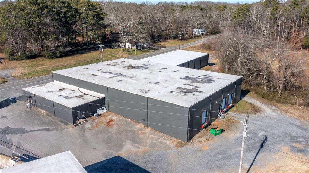 3843 Highway 41 Resaca, GA 30735 - Photo 3 of 23 a view of a terrace with a rug