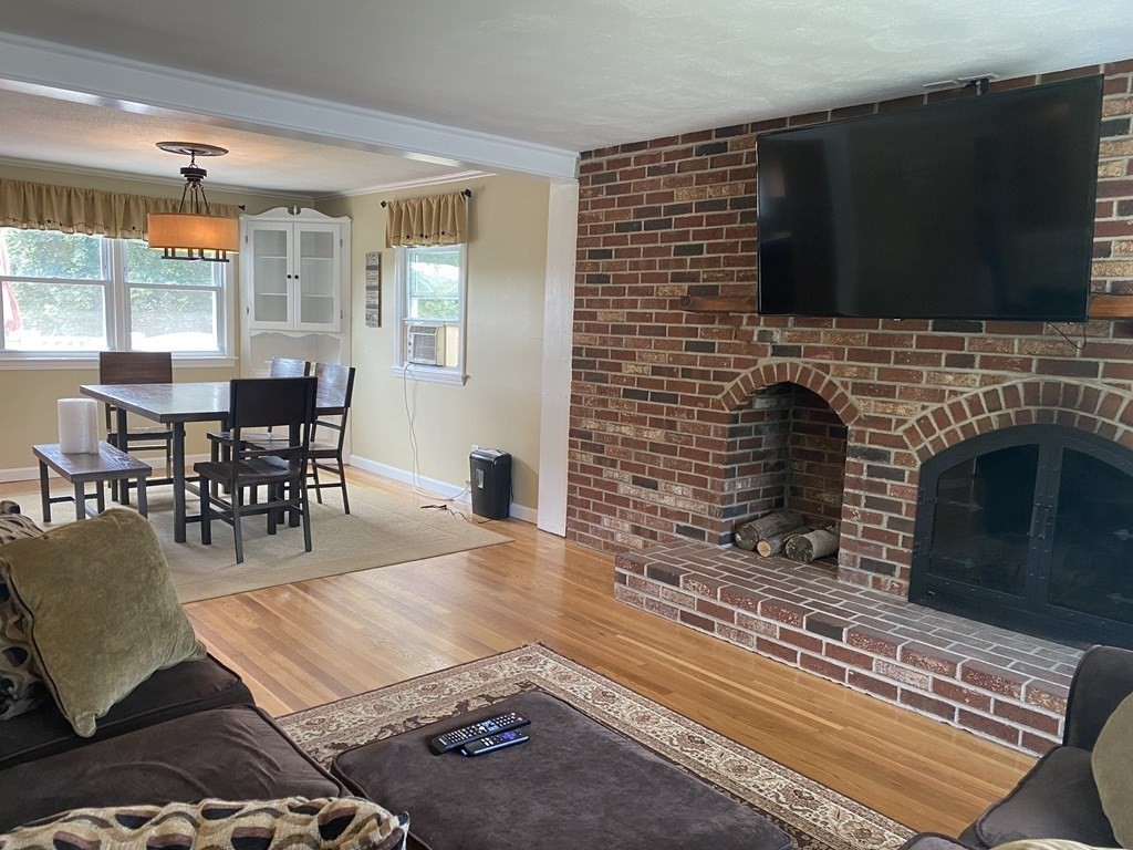 64 Raven Road Dracut, MA 01826 - Photo 6 of 30 Gallery Image 6