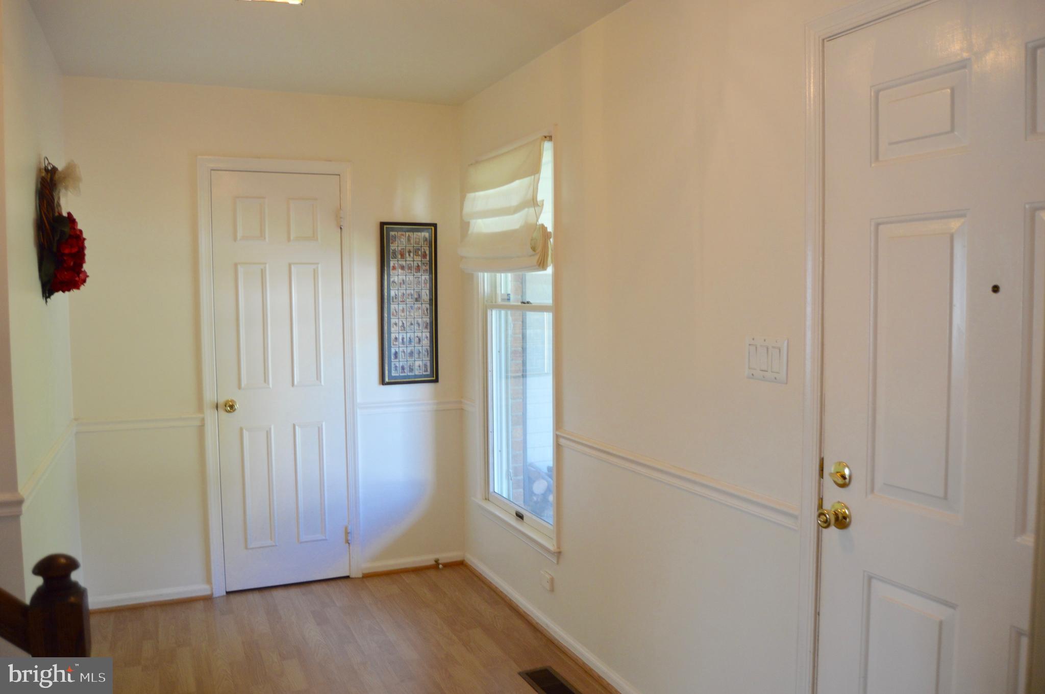 2131 Silentree Drive Vienna, VA 22182 - Photo 5 of 25 Large Foyer